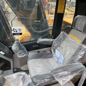 2023 MODEL HYUNDAI R220